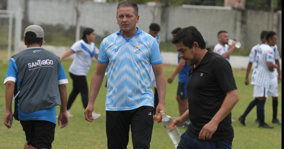 EXPECTATIVA Pablo Ávila entrenador de Central Argentino evalúa el mejor once posible para este domingo