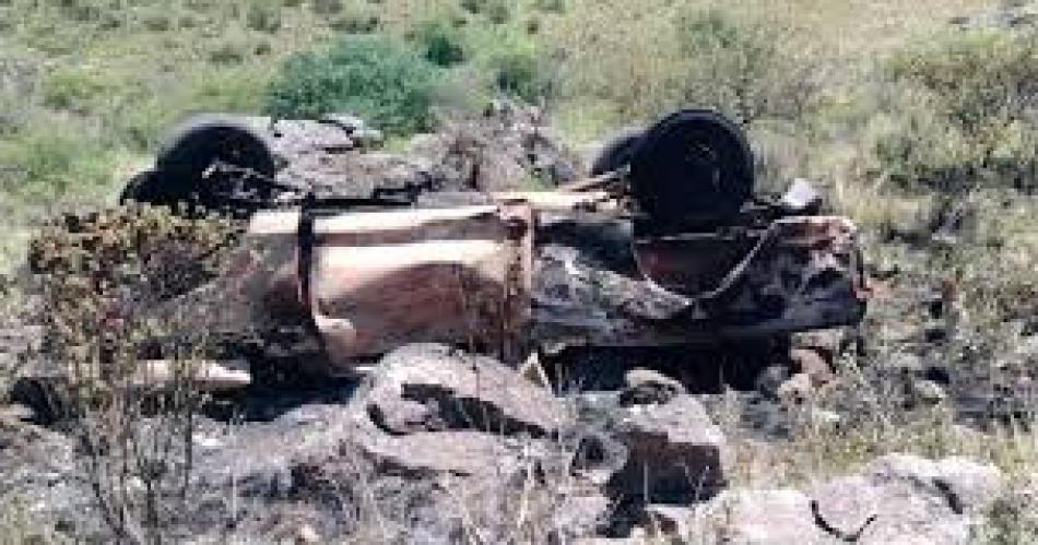 Un jubilado viajaba por la ruta cayoacute desde un barranco y murioacute