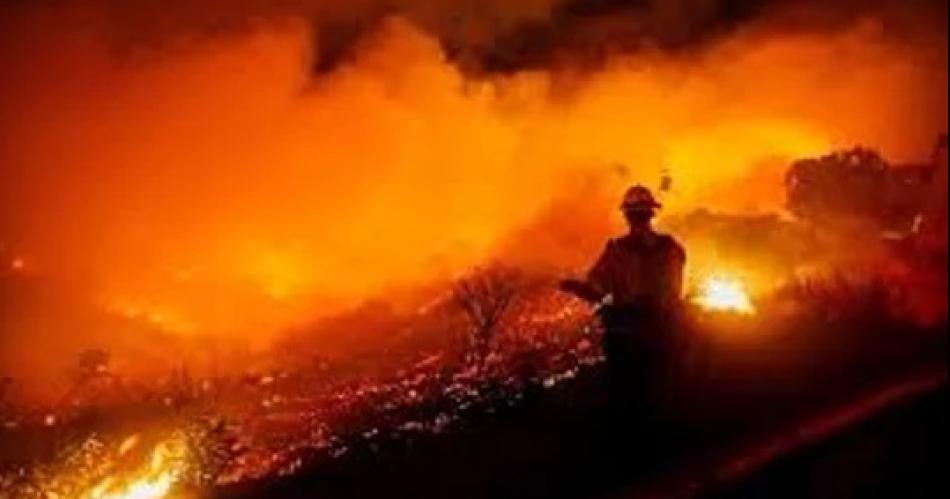 Asciende a 16 la cifra de muertos por los incendios en Los Aacutengeles