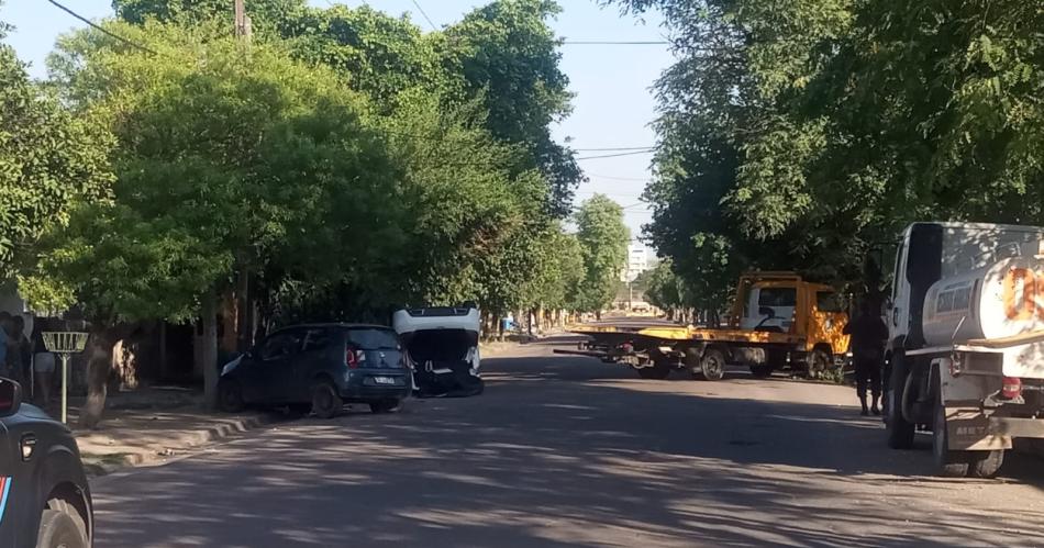 Joven alcoholizado chocoacute con un auto estacionado y volcoacute se salvoacute de milagro