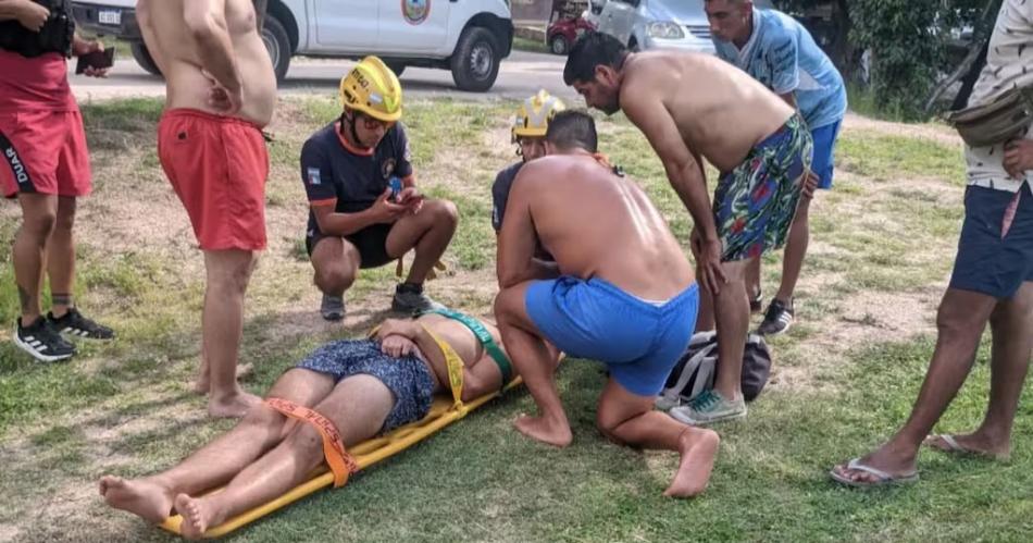 Se tiroacute al riacuteo golpeoacute la cabeza contra una piedra y sufrioacute un traumatismo de craacuteneo