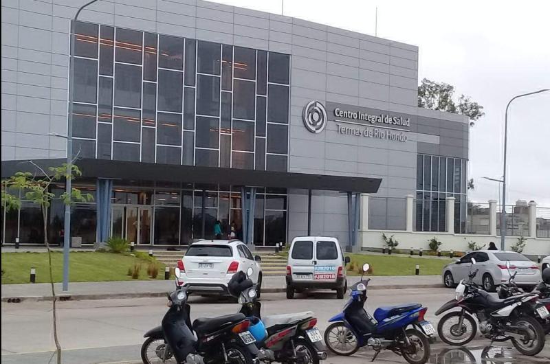 Pareja ebria y con revoacutelver en su poder volcoacute con el auto y se salvoacute de milagro