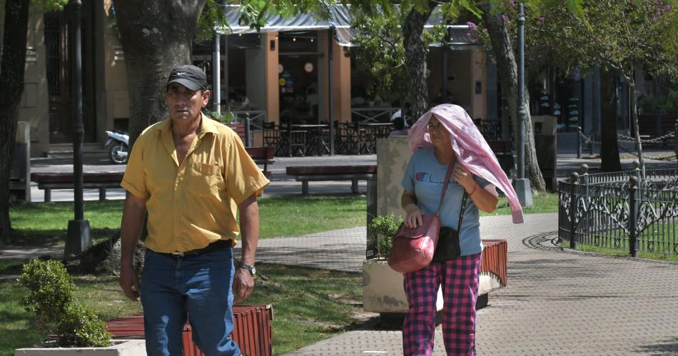 iexclQueacute calor Con maacutes de 40ordmC Santiago del Estero es la ciudad maacutes caliente del paiacutes