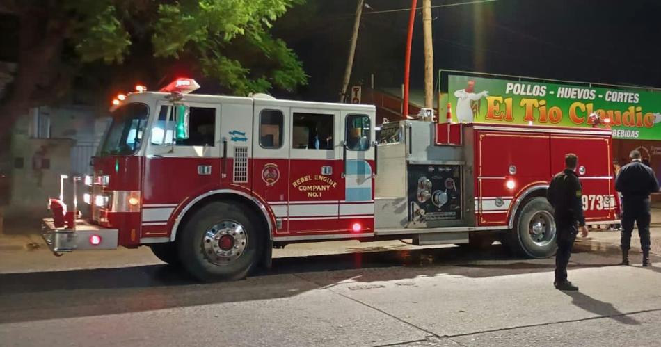 Un supermercado se prendioacute fuego en plena madrugada este viernes