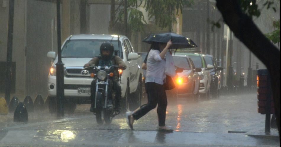 Domingo con intensas lluvias y alertas meteoroloacutegicas para Santiago del Estero