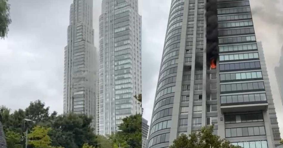 Se desató un feroz incendio en una torre de Puerto Madero (Captura de pantalla video de TN)