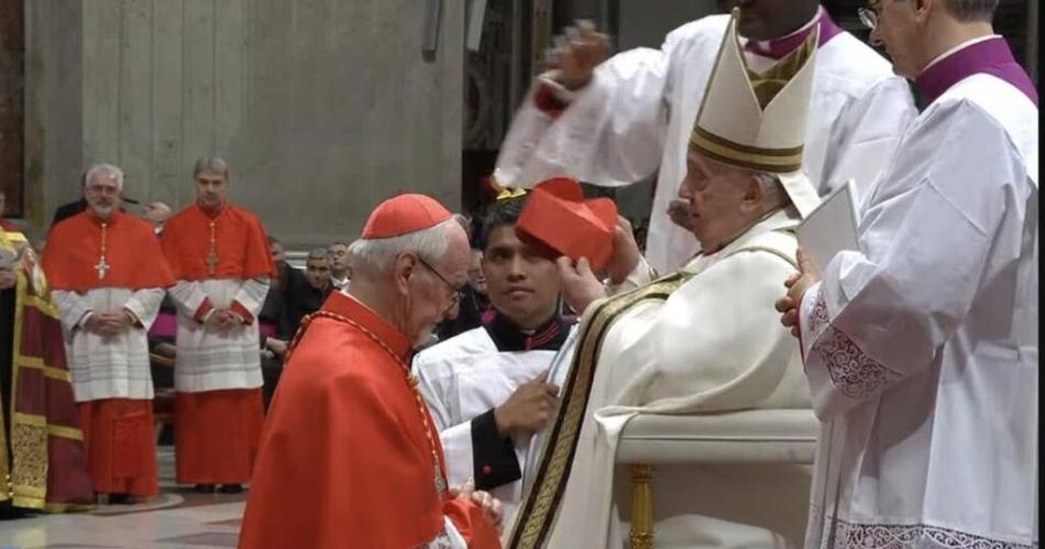 Cardenal Vicente Bokalic- Francisco es un hombre que nos tiene en su corazoacuten recemos por eacutel en este momento