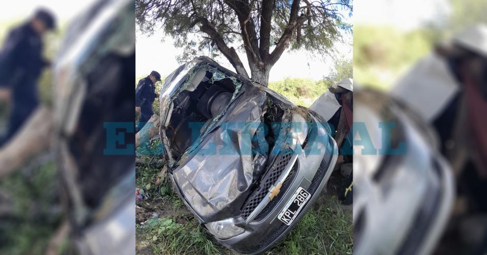 Así quedó el Chevrolet Corsa tras protagonizar un vuelco sobre Ruta 34