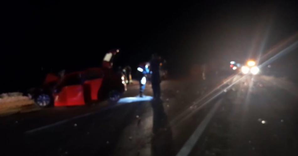 Choque frontal entre un camioacuten y auto terminoacute con la vida de un encargado de obra de pavimentacioacuten