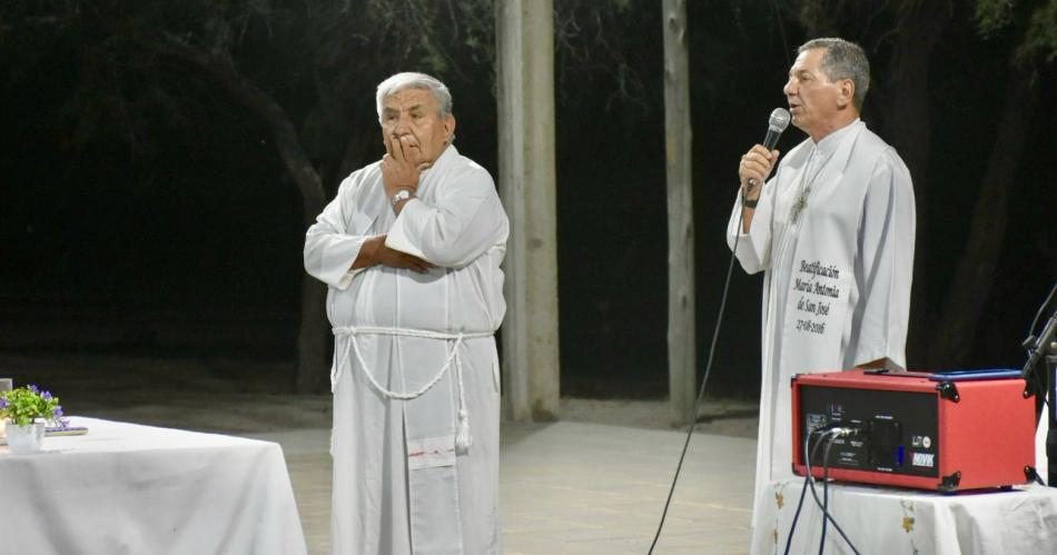 FOTOS  Emotiva procesioacuten de antorchas en honor a Mama Antula