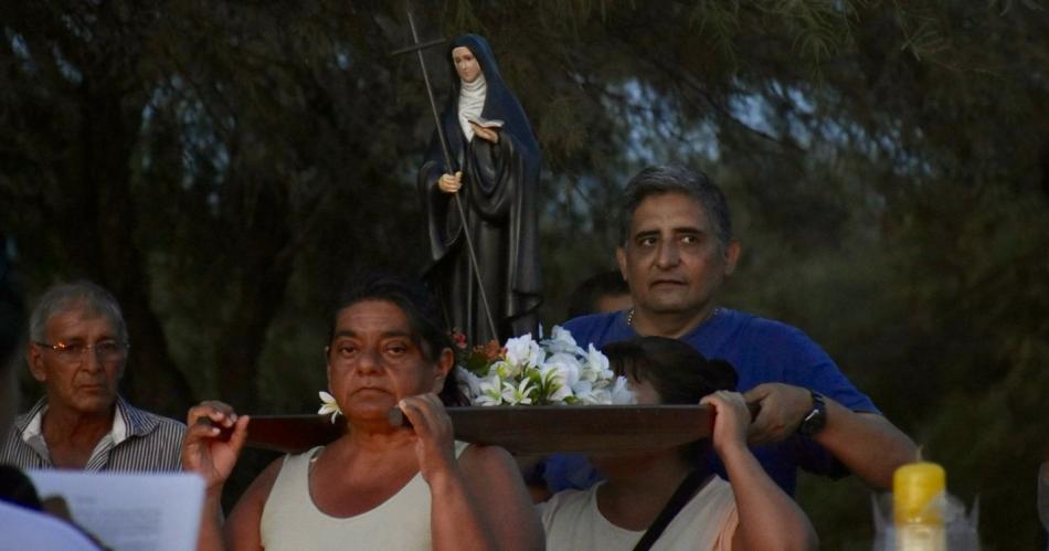 FOTOS  Emotiva procesioacuten de antorchas en honor a Mama Antula